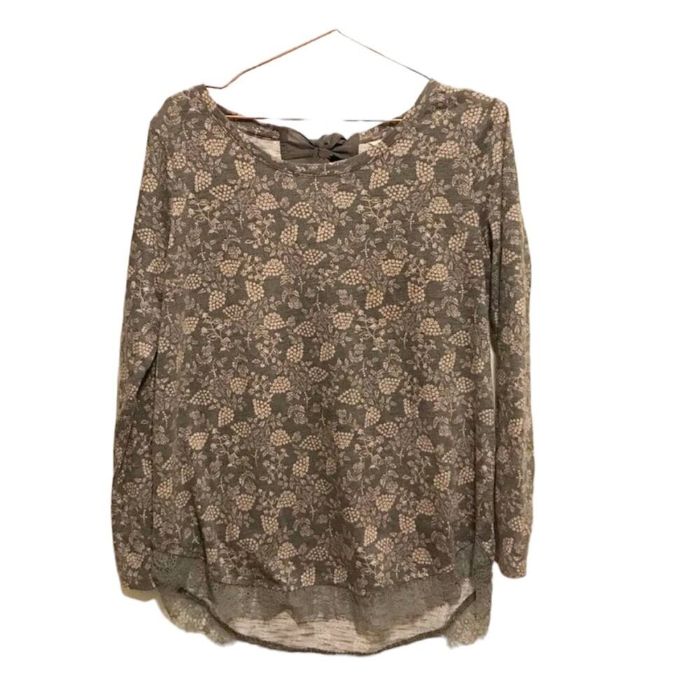 LC Lauren Conrad gray and pink lace trim tie neck top size medium
